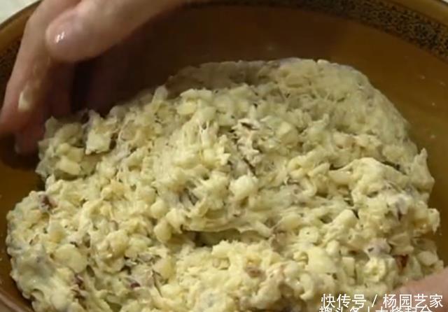 加上|苹果别直接吃了,加上鸡蛋做成早餐饼,营养好消化,孩子最爱吃