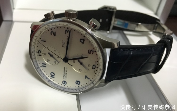 报道|职场男人应该送自己的礼物,万国葡计腕表来报道