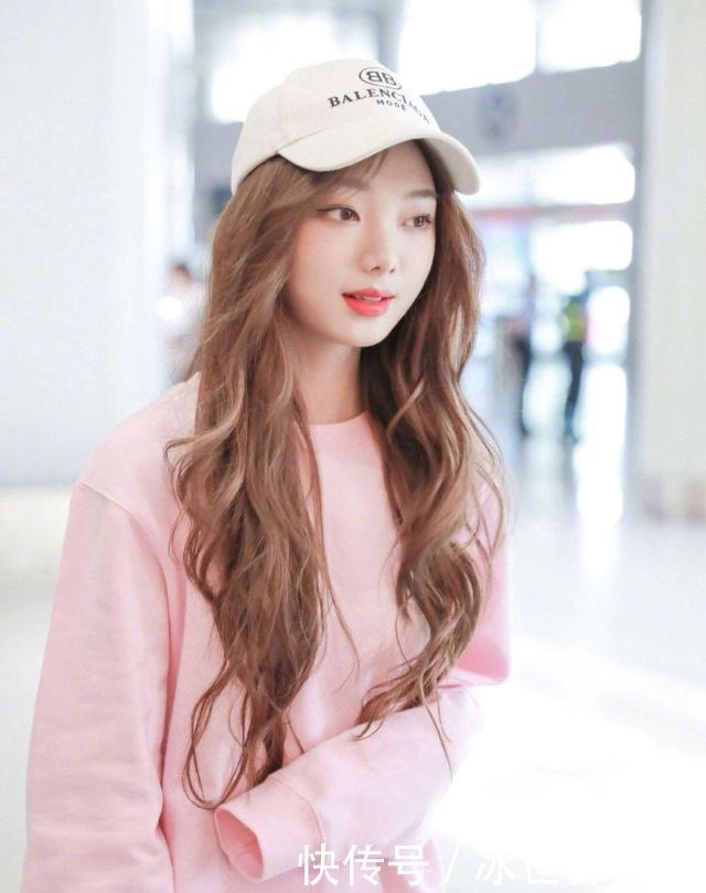 李紫婷|李紫婷精心打扮，却被一个小细节毁所有，为造型穿长袖卫衣不怕热