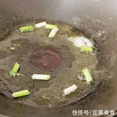 水淀粉|营养和美味，都在这道荸荠炒木耳里