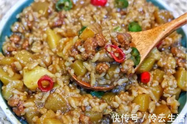 剩米饭|剩米饭不要再做炒饭了，教你做更好吃的烩饭，好吃到舔盘