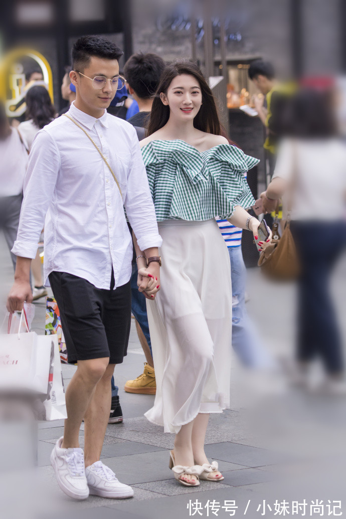 穿衣|成都街拍,几套小清新穿衣搭配,小仙女们最爱哪一套呢?