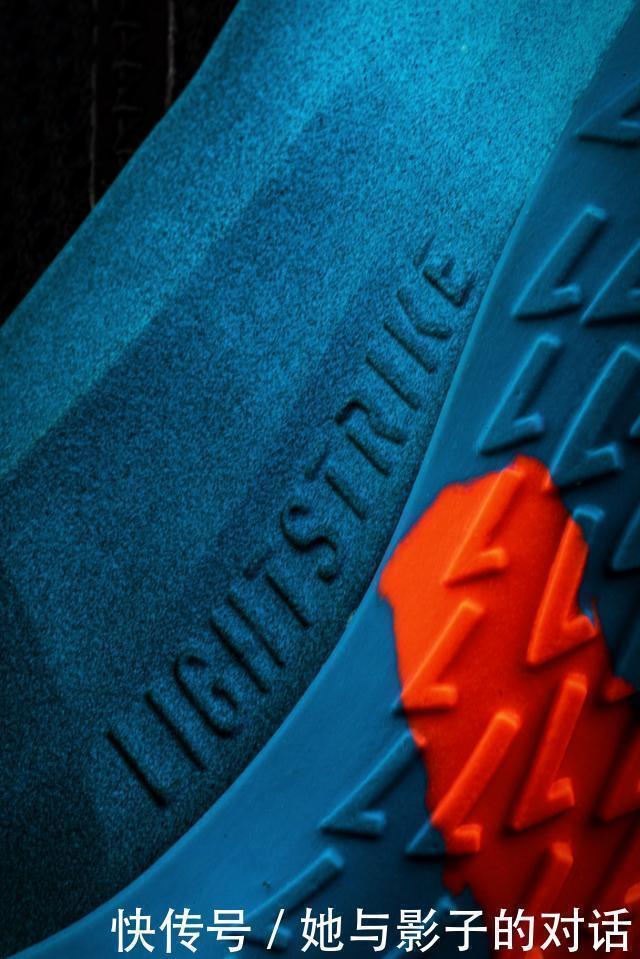 3d 鸳鸯撞色+裸眼3D!上脚这双鞋,谁都忍不住多看两眼