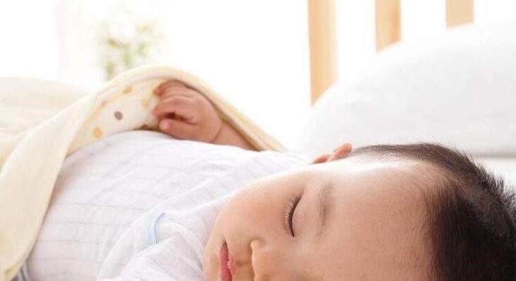 宝妈|孩子到底啥时候可以睡整觉?宝妈不干涉吃夜奶到2岁后果咋样?