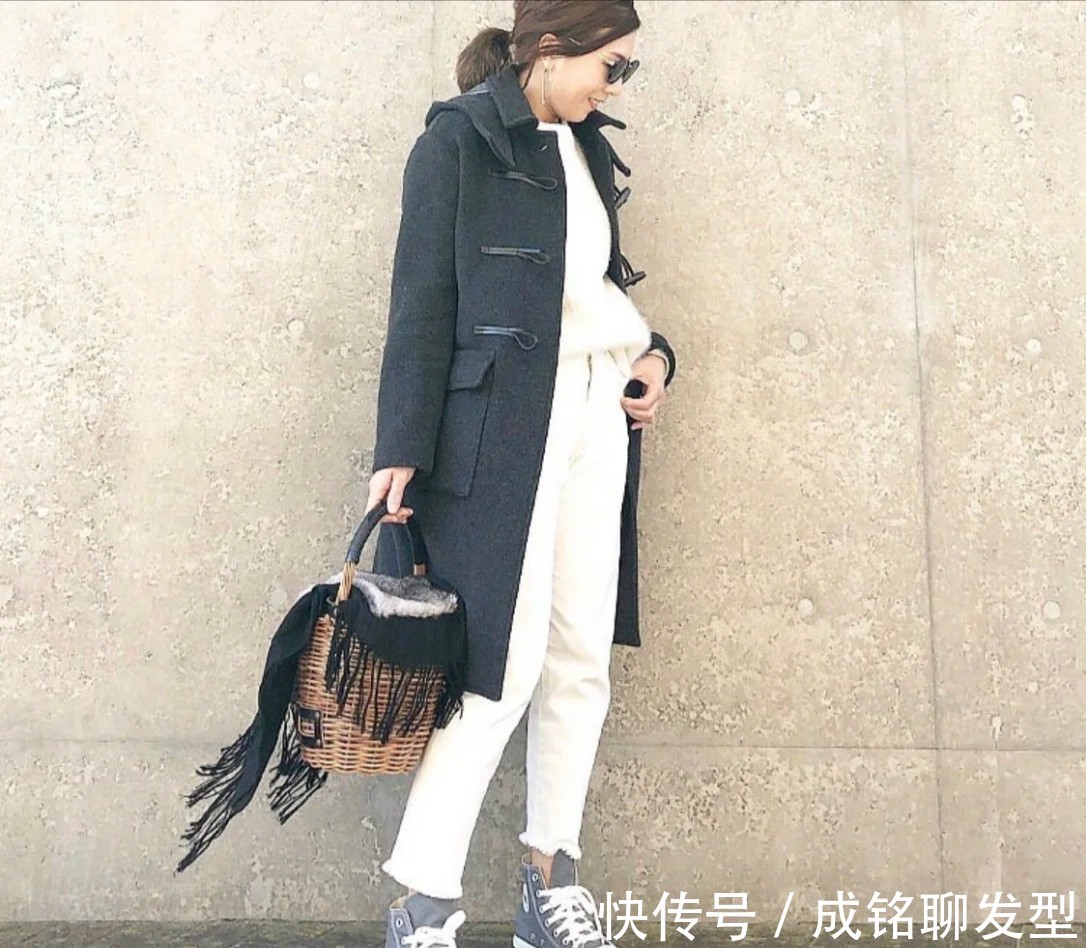 女士|五十多岁还被叫“漂亮姐姐”,她有三个穿衣秘诀,好看优雅又减龄