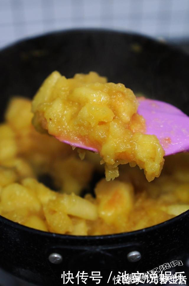 苹果的这个吃法太棒了，外酥里嫩又香甜，关键是做法简单不用和面