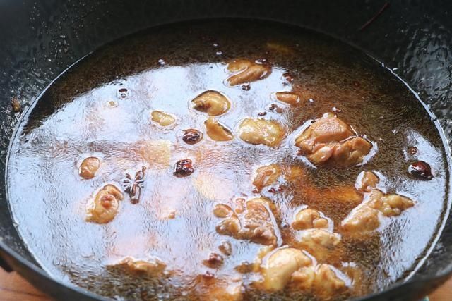 冬吃萝卜夏吃姜,加上3个鸡腿炖一锅,就是一道百吃不腻的好菜