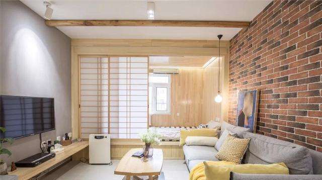 客厅|头一次见有钱人这样设计阳台隔断,太聪明了,懊悔我家装太早了