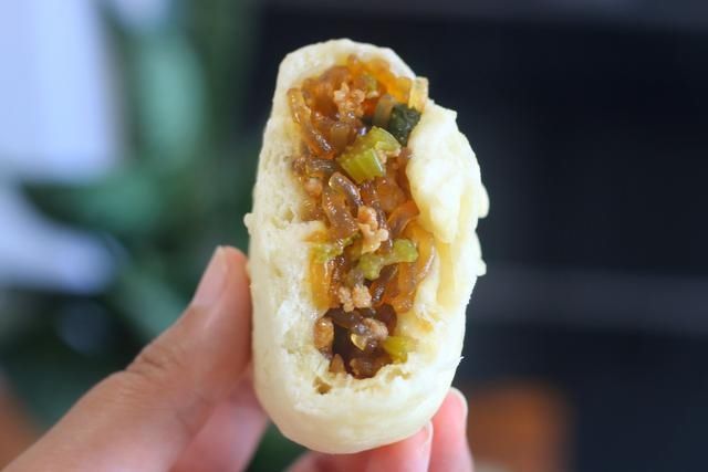 这三样，堪称包子馅儿的黄金搭配，鲜香、爽口，一吃就停不下来