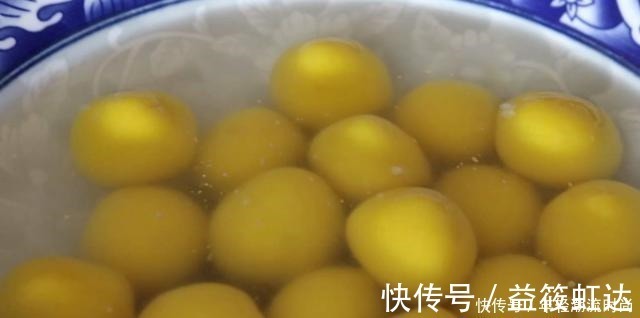 红糖|南瓜别做南瓜饼了,教你个神奇做法,简单又美味,给肉都不换