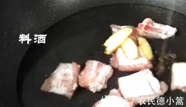 玉米粒|电饭锅排骨焖饭,做法简单,排骨软烂鲜香,看一遍就学会