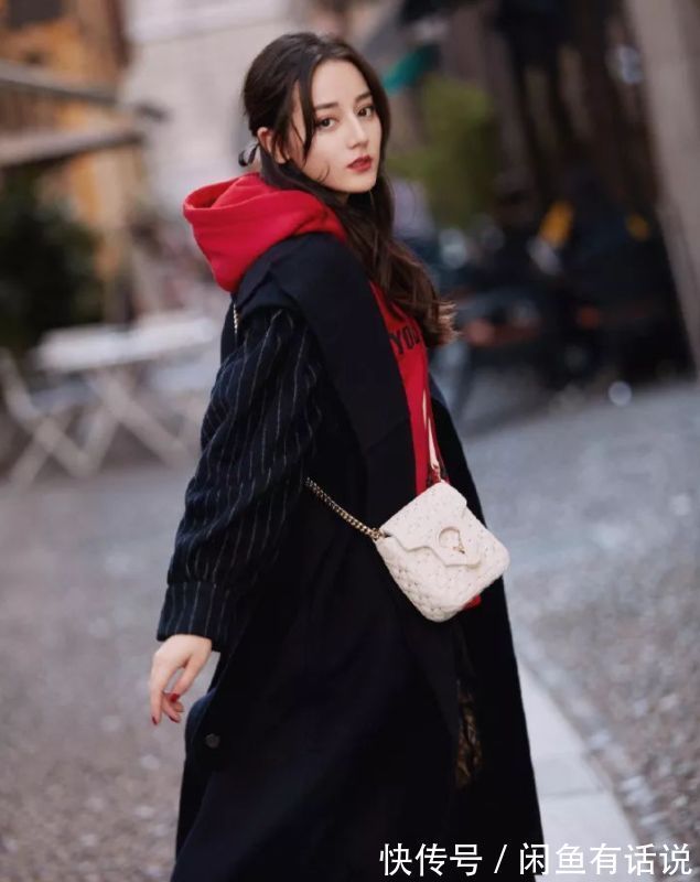 穿衣搭配|40岁女人想把“红色”穿惊艳?记住4个搭配技巧,轻轻松松美出圈