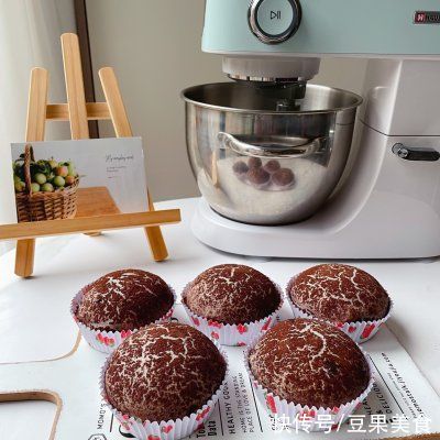 超香浓、好吃到爆??｜蘑菇云巧克力面包