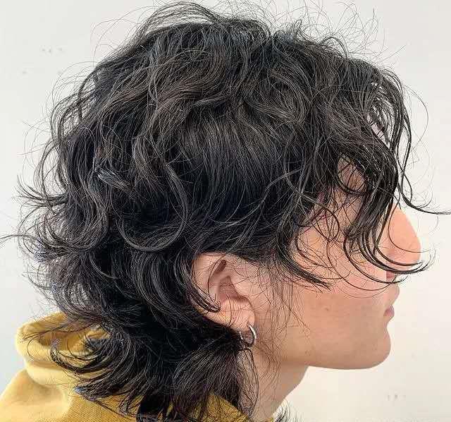 鲻鱼头|“鲻鱼头”和“狼尾式”有啥区别?适合什么脸型?需要烫发吗?