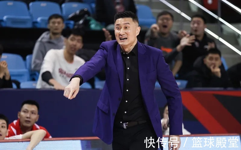 徐杰|4消息!男篮遇发展良机,莫兰特防守第3,女篮官宣换帅,徐杰进化