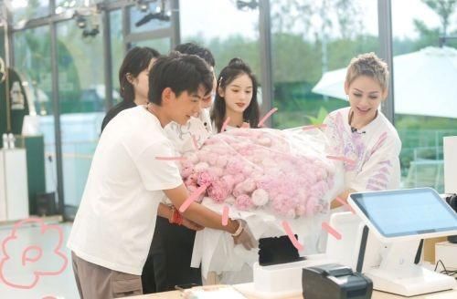 黃曉明|趙麗穎張碧晨拯救中餐廳，倆辣媽拋開(kāi)婚姻獨(dú)自美麗