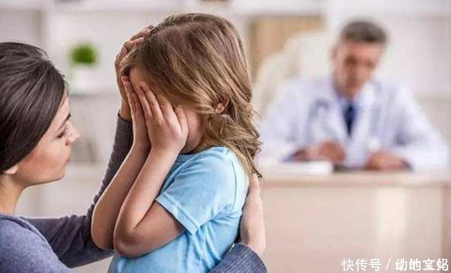 医生|孩子高烧医院排队400号,医生只顾打私人电话,网友:自作自受