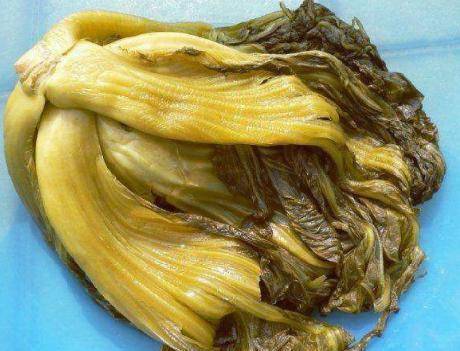 腌酸菜时,有人加开水有人加盐水教你正确做法,一星期就变酸