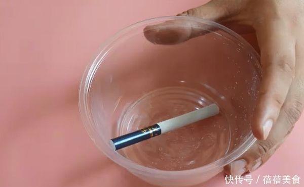 香烟|纱窗脏了根本不用拆下来洗,只需用一根香烟,纱窗立马干净如新