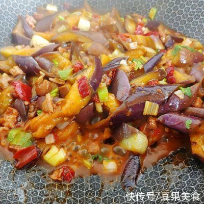 好吃|迷倒全家的蒜香红油焖茄条，真心好吃