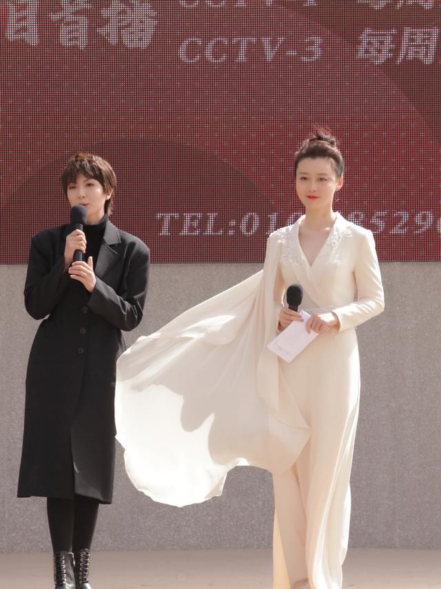 闪耀《星光大道》王鸣飞导演跨界主持决赛