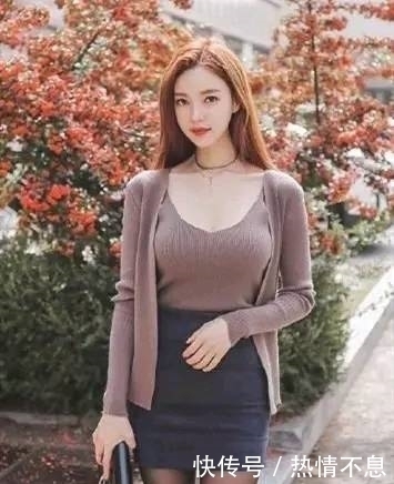 气质女神引领时尚,丰盈饱满的身材,十分吸睛