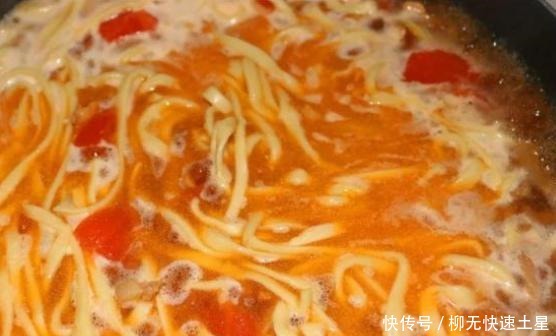 早餐吃不够,晚餐还想吃,这碗面滑溜又筋道,明天就吃它