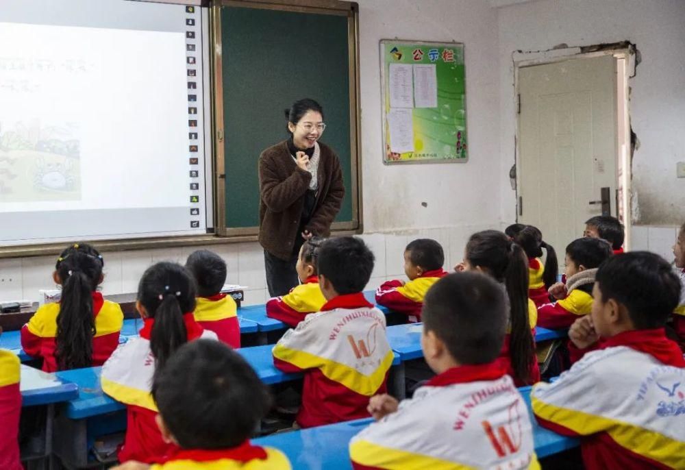 眼泪|“我听得眼泪都快下来了！”是什么课让雷波教师如此沉醉？