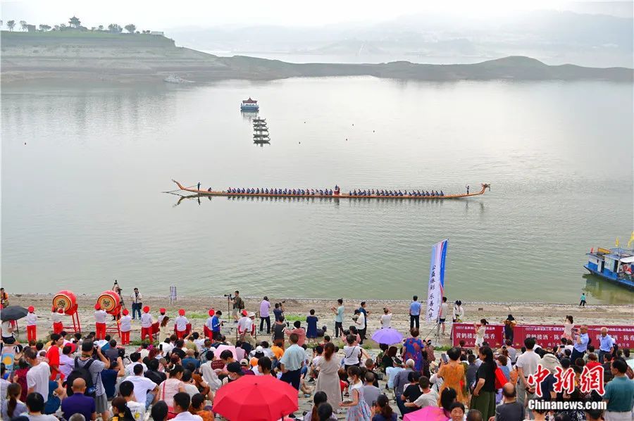 东西问·两岸同祭｜余光中为何说“蓝墨水的上上游是秭归”？