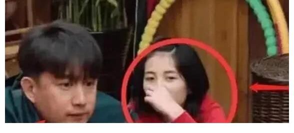 素质|《向往的生活》素质很差的一个嘉宾，室内当众抽烟，黄磊全程无视