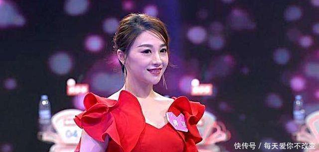 美女|非诚勿扰男生牵手一美女,得知家庭背景后,竟当场反悔独自离场