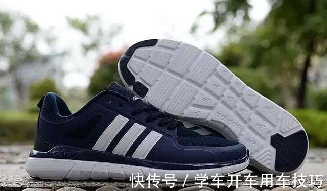 小米有品 小米有品硬核休闲运动鞋火了,防泼水透气,“裸脚”般舒适感,爽!