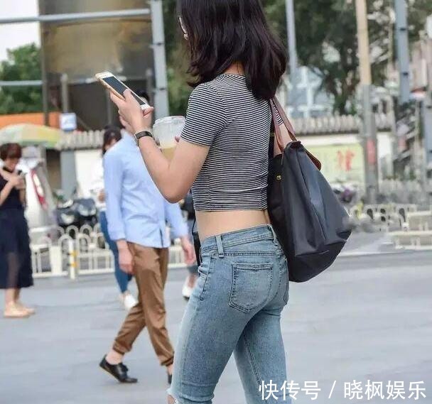 裤子 要个性还是选“破洞裤”,时髦又显瘦,轻松穿出高级感!