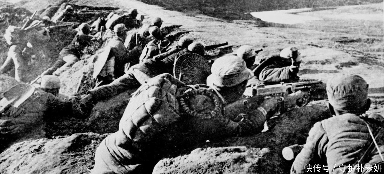 士兵已经|团长被5千日军狂追,危急时刻小兵大喊:全躲开!干趴500日军