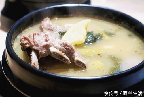 孩子|这四种辅食不要给宝宝吃,儿科医生:不到三岁宝宝越吃肠胃越弱