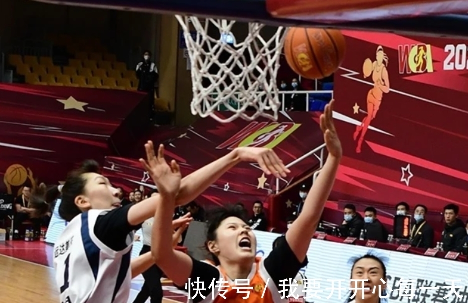 焦点之战|神仙打架！1场比赛，汇集9个国手！这反映出来，女篮联赛的悲哀？