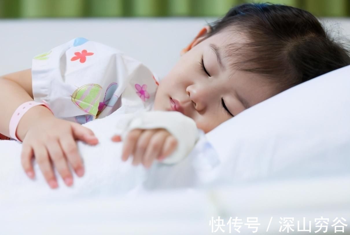 双胞胎|双胞胎姐弟,先后出现积食,医生怒斥:3种食物再吃,会伤透脾胃