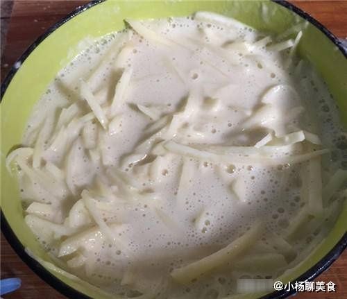 土豆饼|早餐孩子就馋它,搅一搅,拌一拌,三两下就出锅,放凉了也好吃