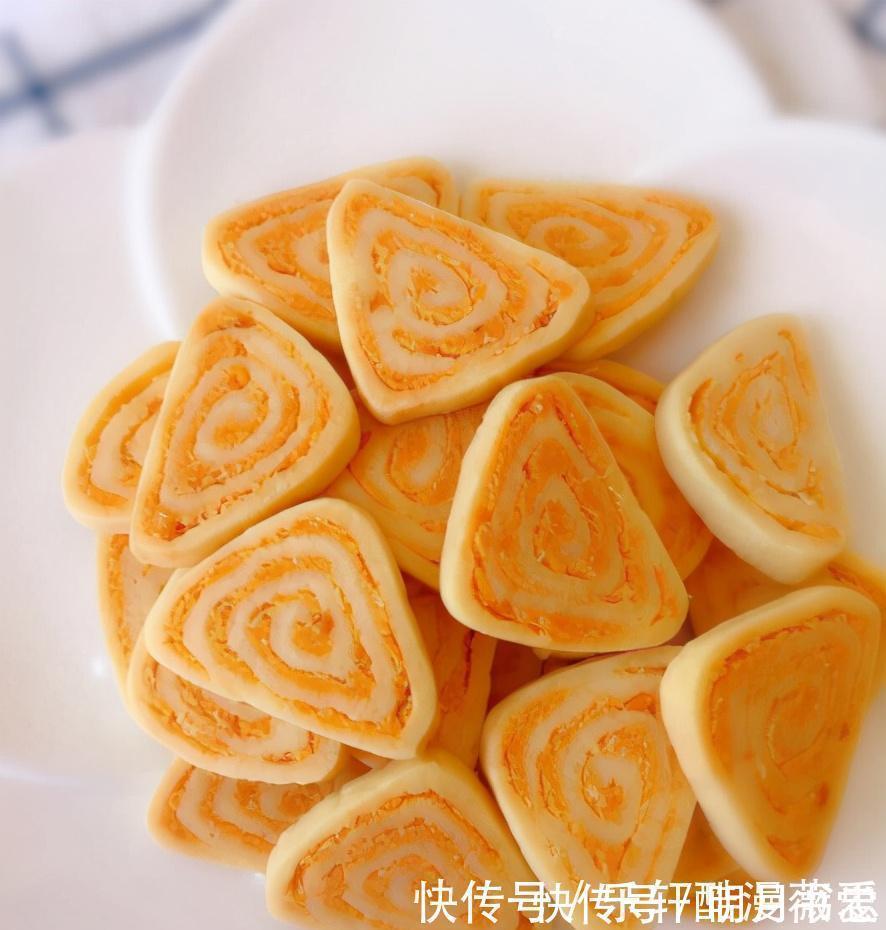 小饼干|咸蛋黄加肉松,不用加一滴水,做成咸香酥脆的小饼干,好吃