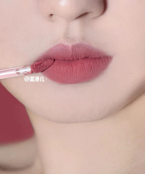 4月里的樱花粉,涂在嘴上也太嫩妹了吧