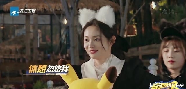 手機|蔡徐坤錄節目玩手機被指不敬業?不忍baby被淘汰暖心提醒還幫忙