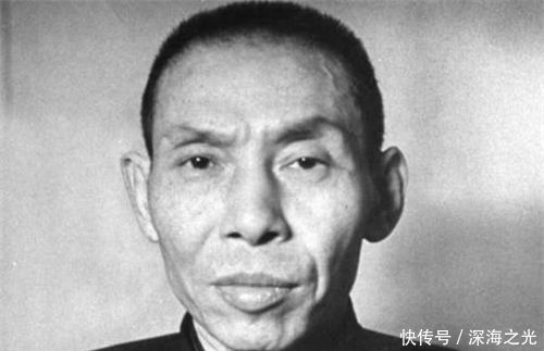 杜月笙|杜月笙有把神秘手枪,贴身佩带却无人发现,只因它的造型太奇特了