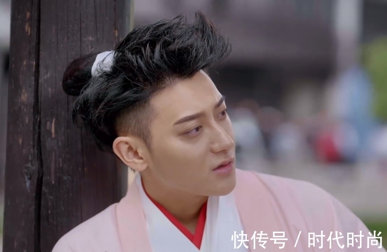 月老|被孙红雷撮合谈恋爱，杨紫用头撞柱子，黄子韬的反应更不给她面子