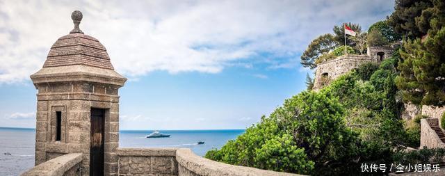 连岛|连岛海滨浴场是天然优质海滨浴场，吸引了全国各地上万游客前来