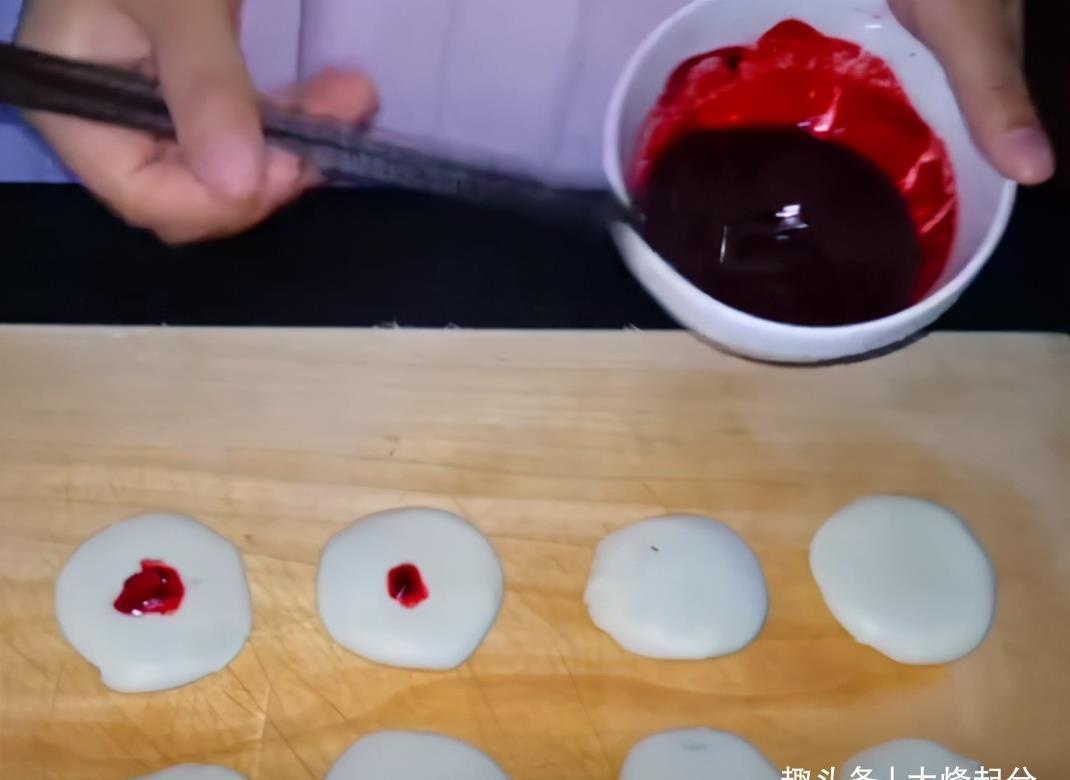 油酥球|美味鲜花饼的家常做法，香软可口，玫瑰味十足，酥到掉渣