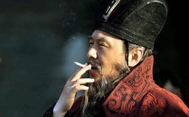 把三国中的人物，比作金庸武侠小说里的人物，你认为曹操会是谁