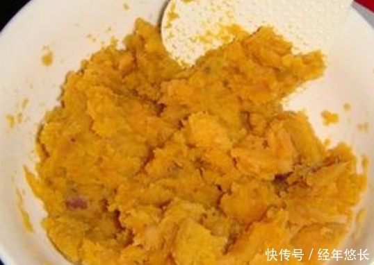 想钓大鲫鱼,饵料里不能少了“它”,一下子就一条,新手也能爆护