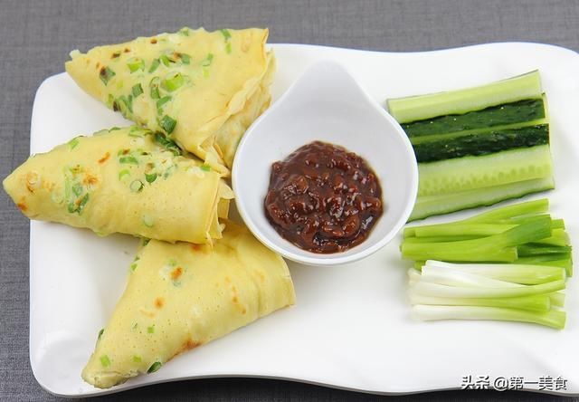 葱白|小葱煎鸡蛋饼最简单的做法，营养美味又好吃，学会了轻松搞定早餐