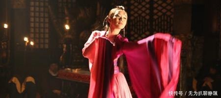 美女|为了讨好她人,她跳一支舞,结果3万美女为她受罪