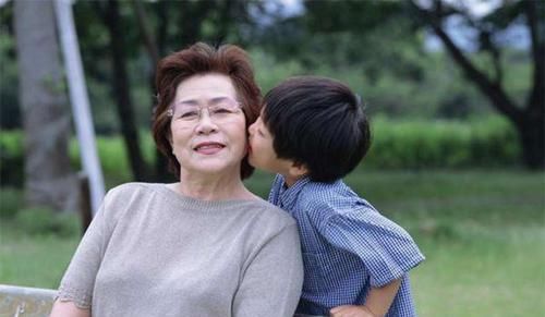 晚年能做到三件事最幸福,跟生儿生女、孩子一个两个无关